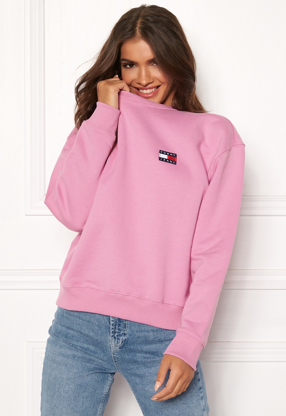 tommy badge crew sweatshirt