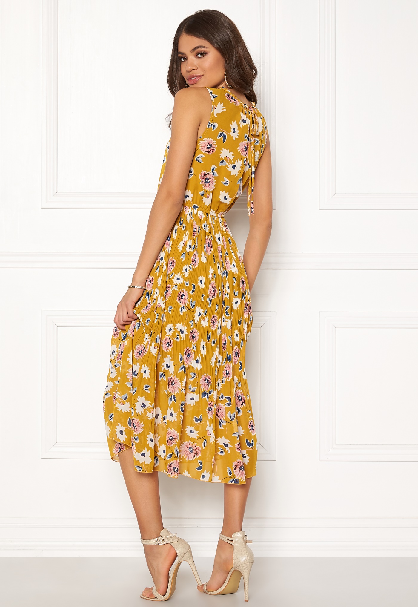 Blue Vanilla Floral Pleated Midi Dress Mustard  Bubbleroom