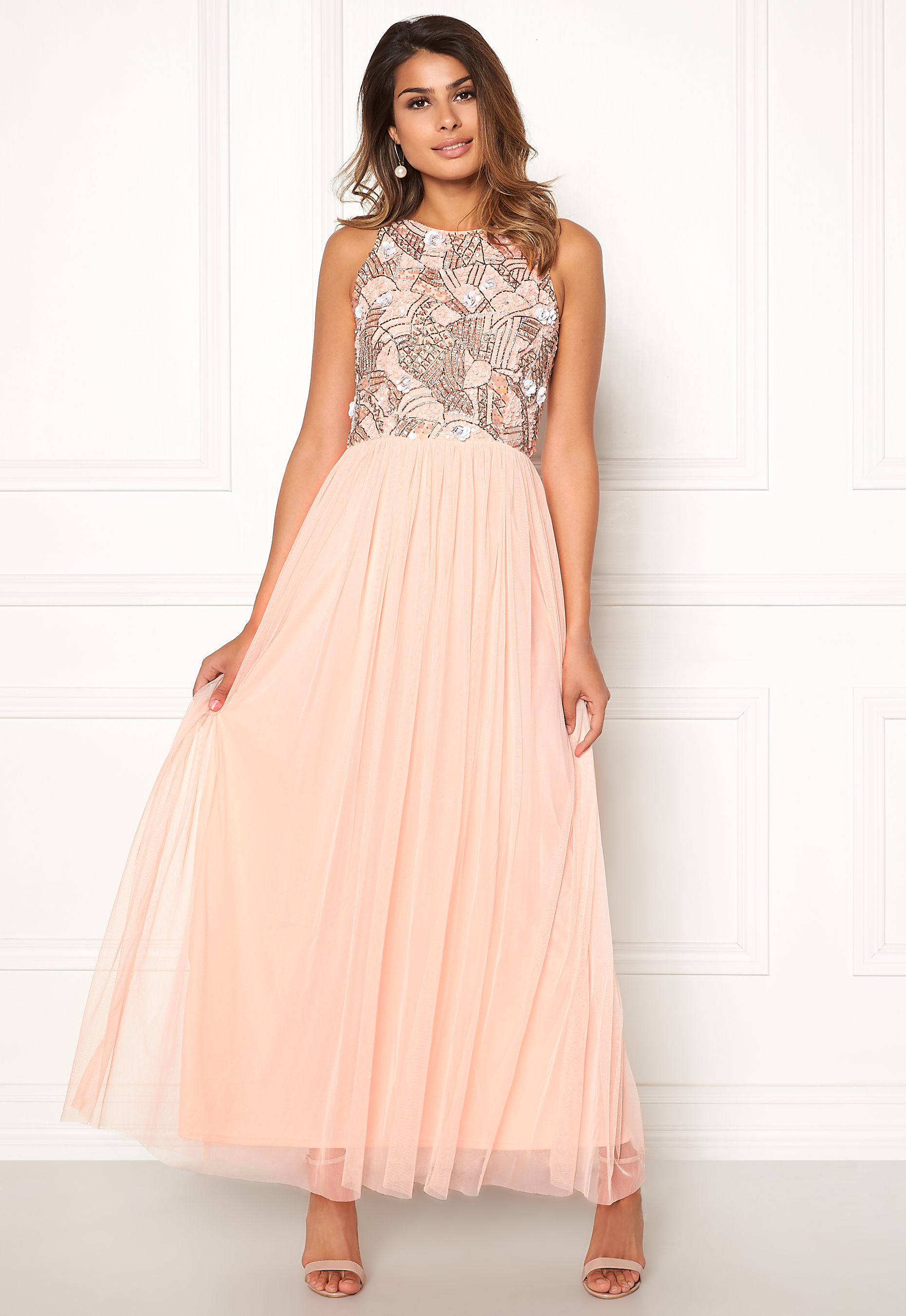 pink sleeveless gown