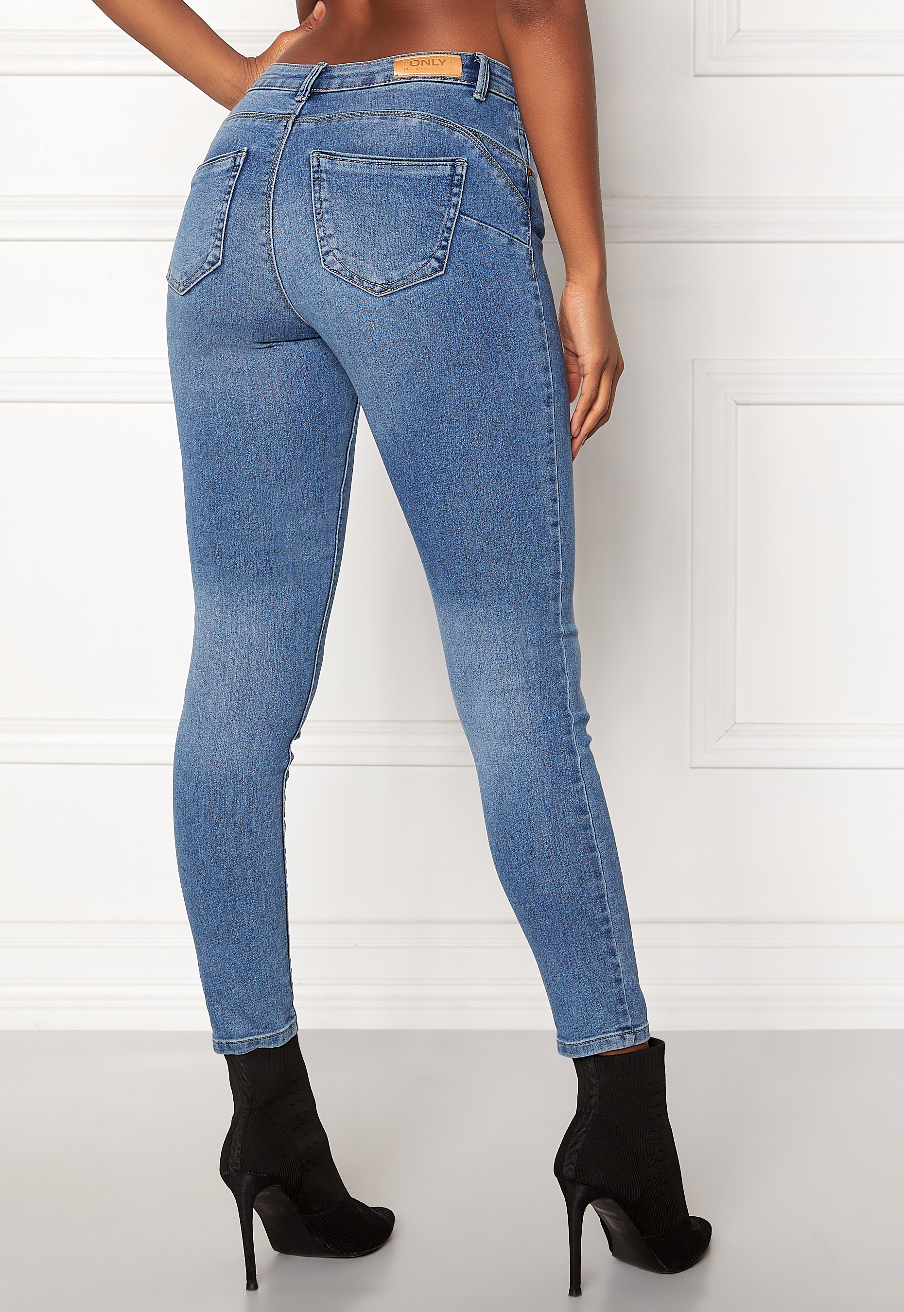ONLY Daisy Reg Pushup Ankle Jeans Light 