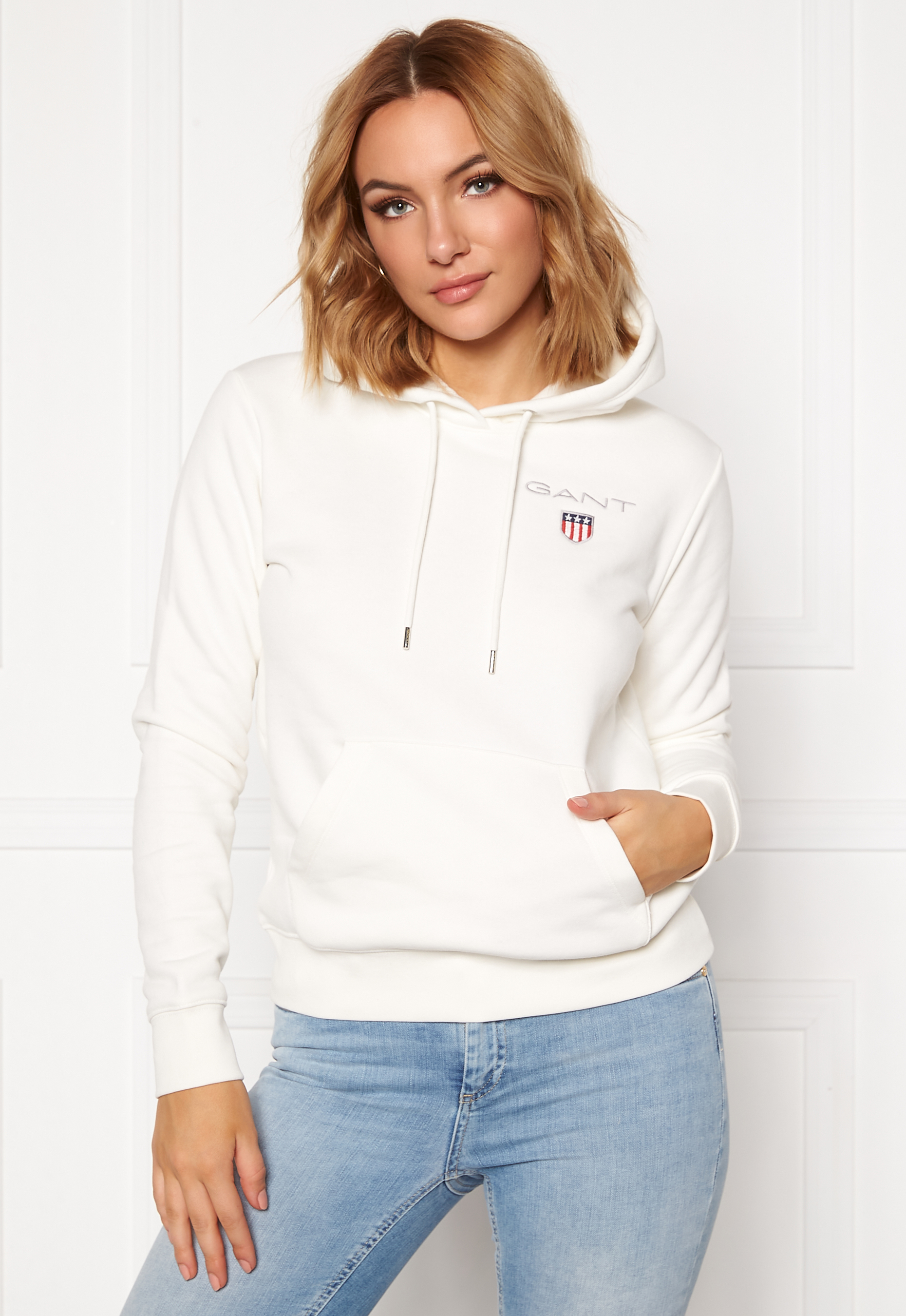 gant shield hoodie eggshell