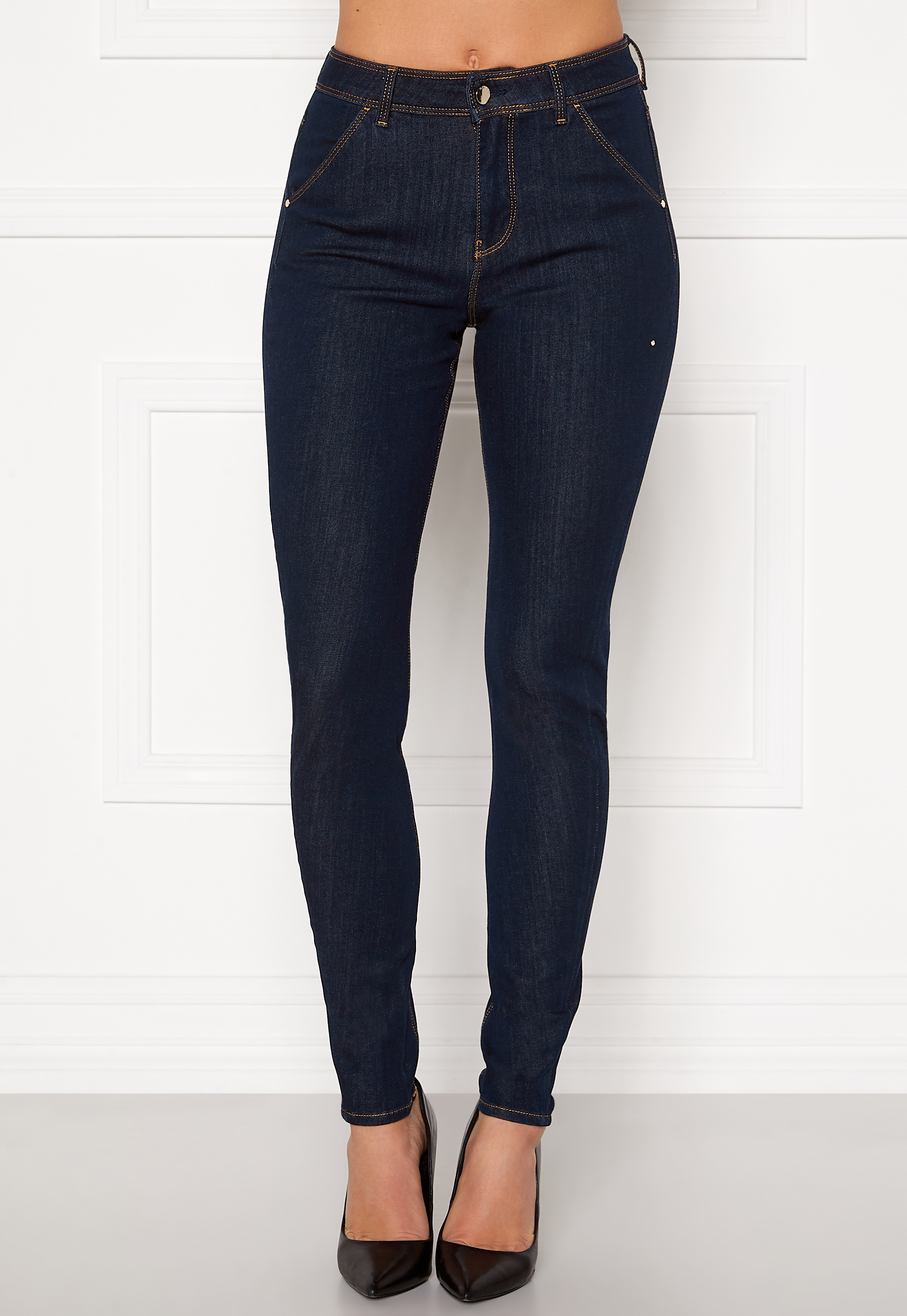 size 28 women's jeans equivalent