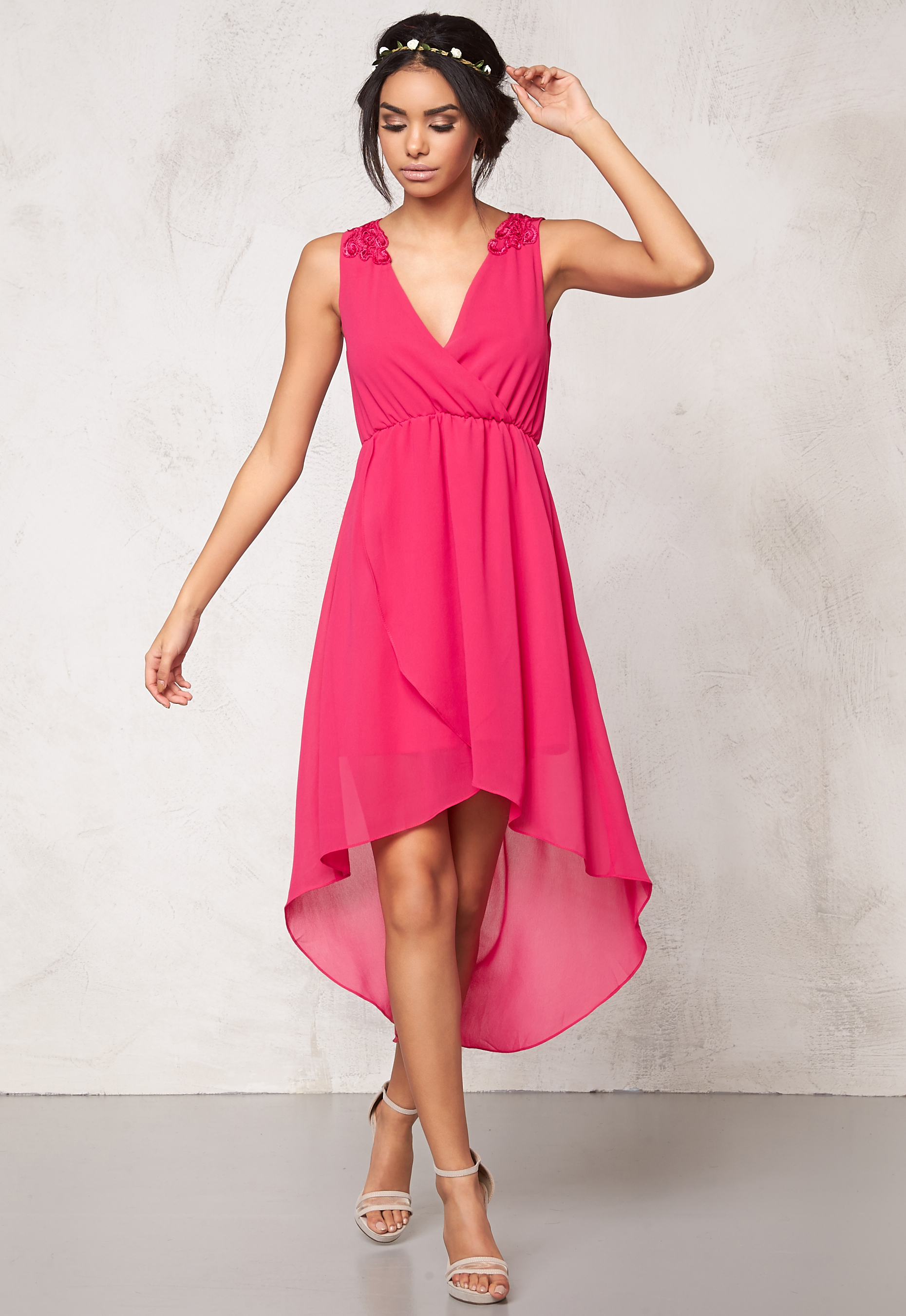 Новое платье слушать. Model Dress Pink. Платье Jacques Vert. Пик в розовом платье. Платье розовое женское фото.