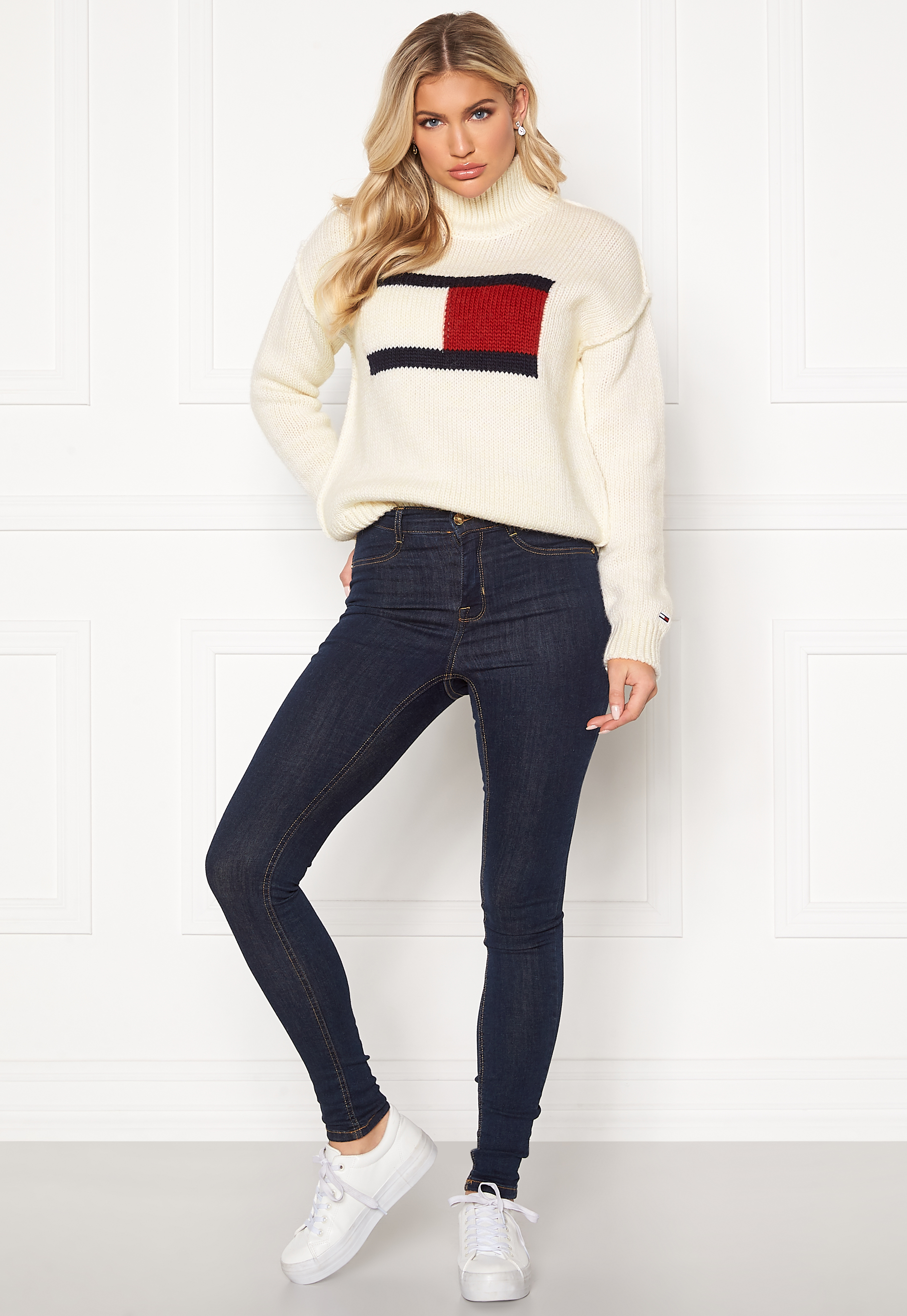 tommy flag sweater
